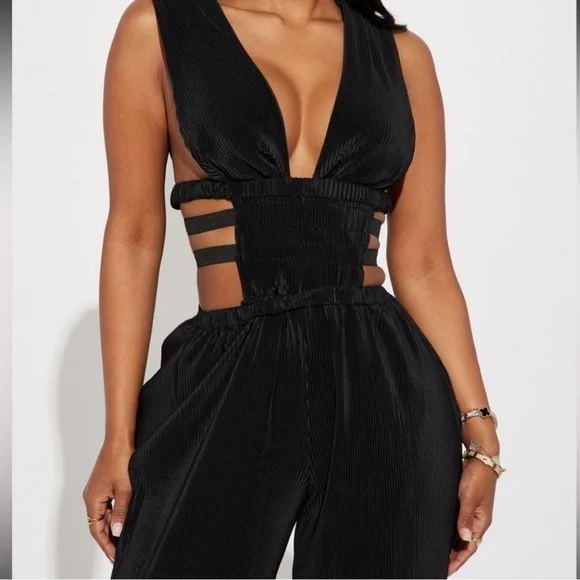 Jumpsuit - Picture 3 of 4